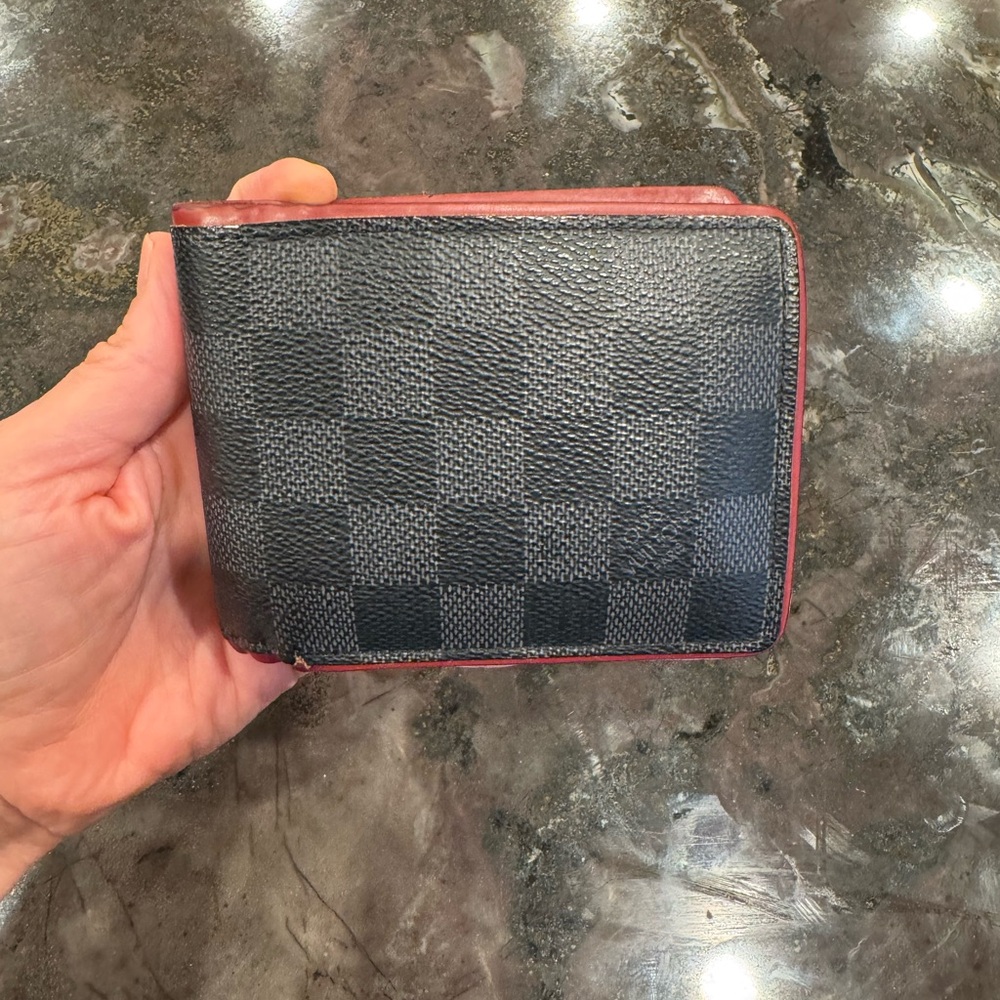 Authentic Louis Vuitton Gray and Red Key & Card Holder - Picture 2 of 8